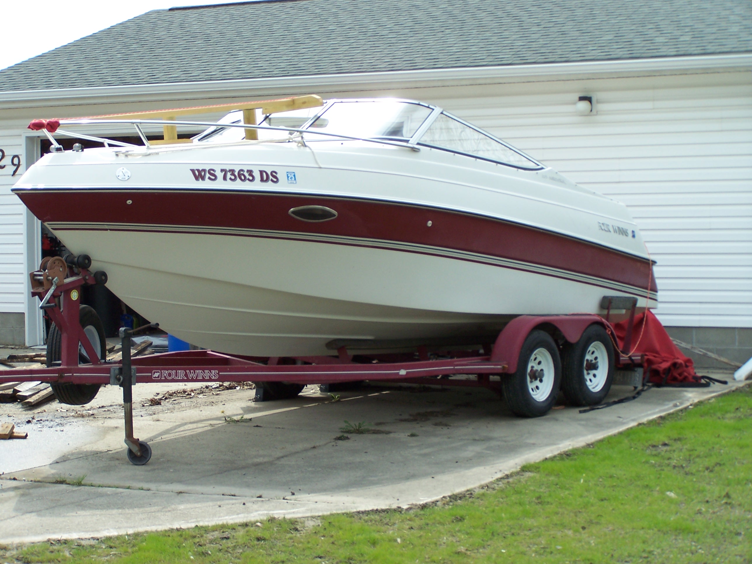 Used Boats For Sale in Michigan by owner | 1995 FOUR WINNS Sundowner 225 Cuddy Cabin